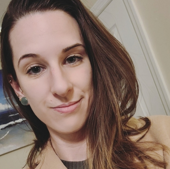 Meet your Posher, Eleni - Picture 1 of 1